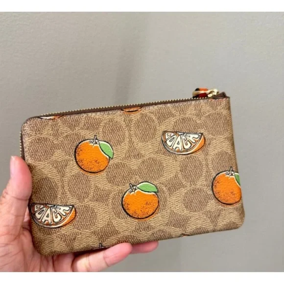NWT 🧡Coach Corner Zip Wristlet In Signature Canvas With Orange Print 🍊 - Picture 4 of 4